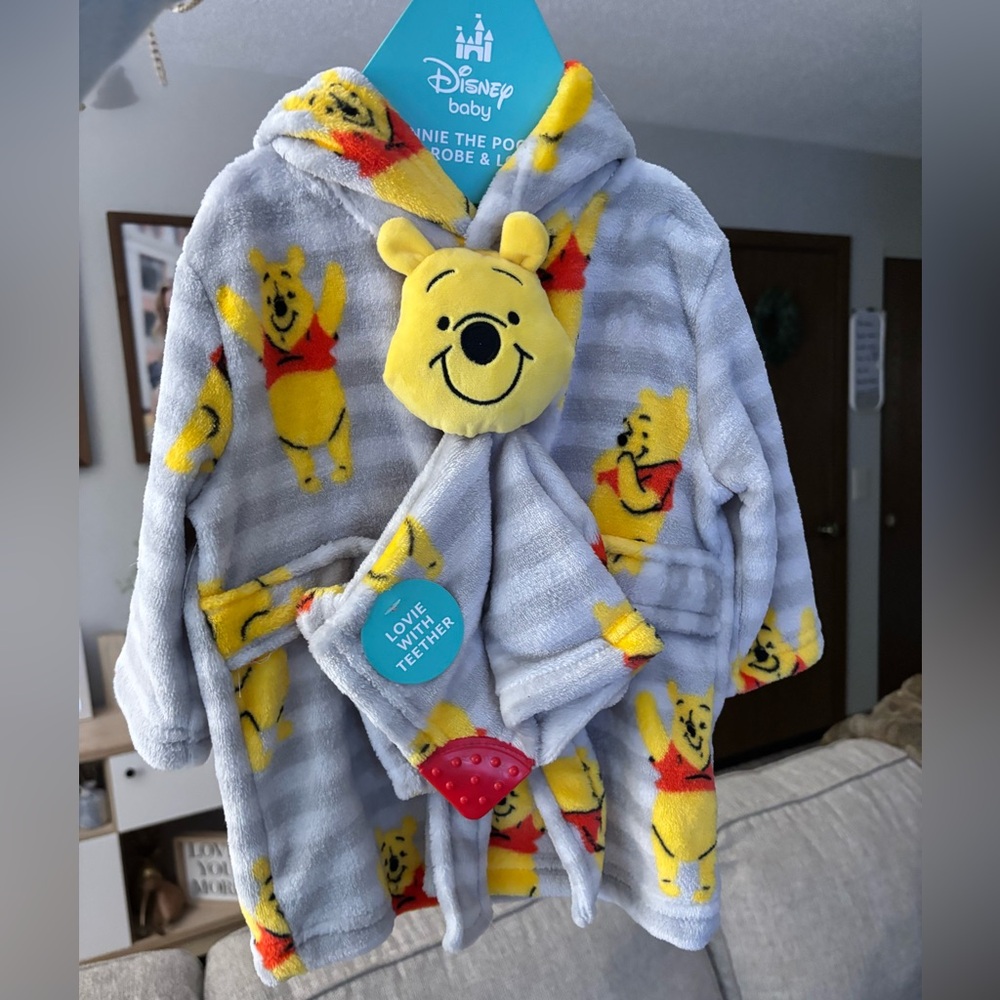 Disney baby Winnie the pooh baby robe & lovie with teether
